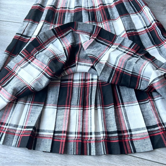 Plaid Midi Skirt in Red and Black - Picture 7 of 15